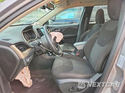 Zdjęcie 7 z 13 samochodu: 2017 JEEP CHEROKEE LATITUDE VIN:1C4PJMCS1HD213799 - miniatura