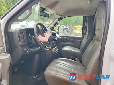 Zdjęcie 7 z 13 samochodu: 2021 GMC SAVANA BOX TRUCK VIN:7GZ37TC72MN013525 - miniatura