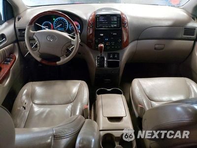 Zdjęcie 8 z 13 samochodu: 2005 TOYOTA SIENNA XLE LIMITED 7 PASSENGER VIN:5TDZA22C85S320811 - miniatura