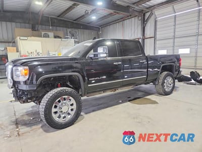 2017 GMC SIERRA K2500 DENALI 1GT12UEY7HF232219 - główne zdjęcie licytacji z USA - miniatura