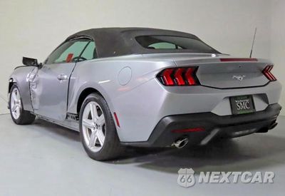Czwarte zdjęcie samochodu z boku: 2026 FORD MUSTANG VIN:1FAGP8UH9T5118635 - miniatura
