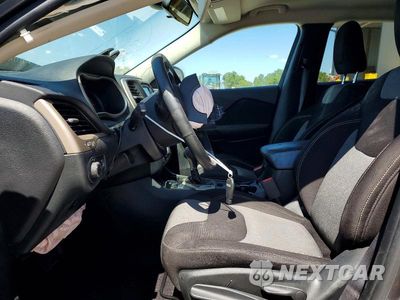 Zdjęcie 7 z 14 samochodu: 2016 JEEP CHEROKEE SPORT VIN:1C4PJMAB4GW349799 - miniatura