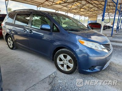 Czwarte zdjęcie samochodu z boku: 2014 TOYOTA SIENNA LE VIN:5TDKK3DC5ES525486 - miniatura