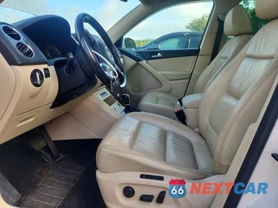 Zdjęcie 7 z 13 samochodu: 2011 VOLKSWAGEN TIGUAN S VIN:WVGBV7AX4BW514136 - miniatura
