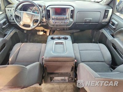Zdjęcie 8 z 12 samochodu: 2017 CHEVROLET SILVERADO K1500 LT VIN:3GCUKREC0HG517891 - miniatura