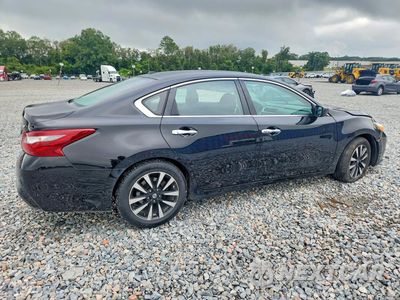 Trzecie zdjęcie samochodu z tyłu: 2018 NISSAN ALTIMA 2.5 SV VIN:1N4AL3AP3JC121555 - miniatura