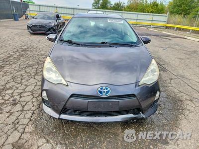 Piąte zdjęcie samochodu w środku: 2013 TOYOTA PRIUS C TWO VIN:JTDKDTB3XD1540140 - miniatura