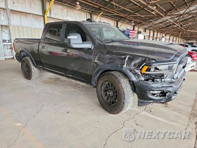 Czwarte zdjęcie samochodu z boku: 2023 RAM 2500 POWERWAGON VIN:3C6UR5ELXPG634808 - miniatura