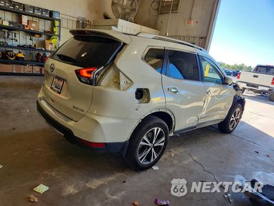 Trzecie zdjęcie samochodu z tyłu: 2019 NISSAN ROGUE SV VIN:JN8AT2MV8KW395174 - miniatura