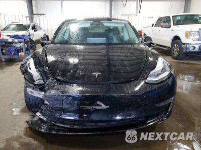 Piąte zdjęcie samochodu w środku: 2018 TESLA MODEL 3 VIN:5YJ3E1EB5JF103111 - miniatura