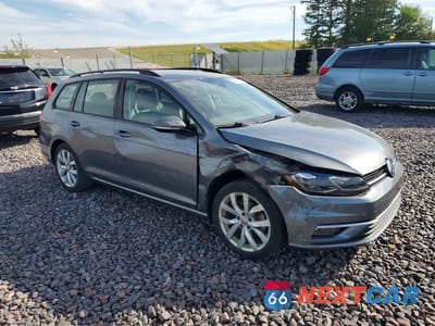 Czwarte zdjęcie samochodu z boku: 2019 VOLKSWAGEN GOLF SPORTWAGEN S VIN:3VWY57AU5KM503793 - miniatura