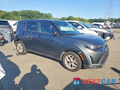 Piąte zdjęcie samochodu w środku: 2023 KIA SOUL LX VIN:KNDJ23AU6P7879507 - miniatura