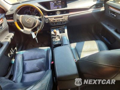 Zdjęcie 8 z 12 samochodu: 2013 LEXUS ES 350 VIN:JTHBK1GG5D2002119 - miniatura