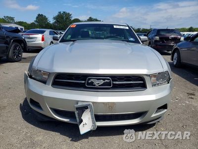 Piąte zdjęcie samochodu w środku: 2010 FORD MUSTANG VIN:1ZVBP8AN6A5101543 - miniatura