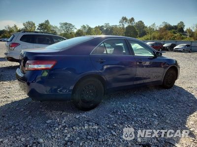 Trzecie zdjęcie samochodu z tyłu: 2010 TOYOTA CAMRY BASE VIN:4T1BF3EK5AU540470 - miniatura