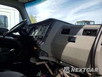 Zdjęcie 8 z 13 samochodu: 2020 KENWORTH T680 SEMI TRUCK VIN:1XKYD49X1LJ355454 - miniatura