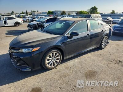 2018 TOYOTA CAMRY LE 4T1B11HK0JU618135 - główne zdjęcie licytacji z USA - miniatura
