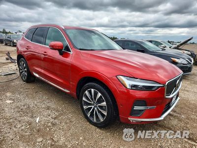 Czwarte zdjęcie samochodu z boku: 2023 VOLVO XC60 PLUS VIN:YV4L12RE2P1256890 - miniatura