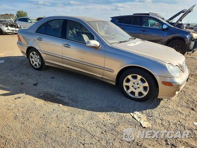 Czwarte zdjęcie samochodu z boku: 2005 MERCEDES-BENZ C 320 4MATIC VIN:WDBRF84J95F709357 - miniatura