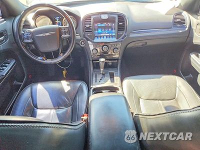 Zdjęcie 8 z 12 samochodu: 2014 CHRYSLER 300C VARVATOS VIN:2C3CCAJT9EH240447 - miniatura