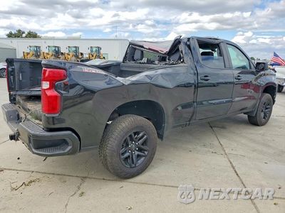 Trzecie zdjęcie samochodu z tyłu: 2021 CHEVROLET SILVERADO K1500 LT TRAIL BOSS VIN:1GCPYFED5MZ450198 - miniatura