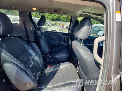 Zdjęcie 11 z 13 samochodu: 2017 TOYOTA SIENNA SE VIN:5TDXZ3DC5HS776014 - miniatura