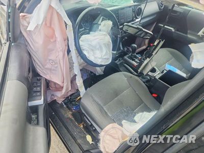Zdjęcie 8 z 12 samochodu: 2020 TOYOTA TACOMA SR5 V6 VIN:3TMCZ5ANXLM365068 - miniatura