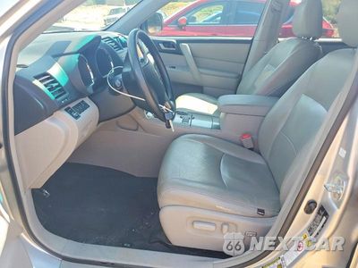 Zdjęcie 7 z 12 samochodu: 2012 TOYOTA HIGHLANDER BASE VIN:5TDBK3EH5CS106531 - miniatura