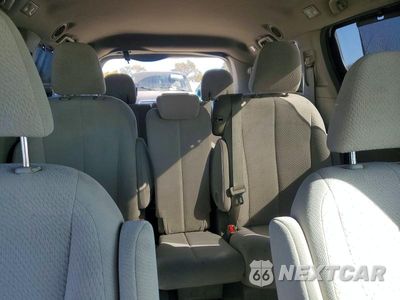 Zdjęcie 10 z 13 samochodu: 2012 TOYOTA SIENNA LE VIN:5TDKK3DC9CS209151 - miniatura