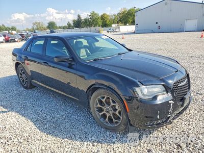 Czwarte zdjęcie samochodu z boku: 2016 CHRYSLER 300 S VIN:2C3CCAGG7GH248883 - miniatura