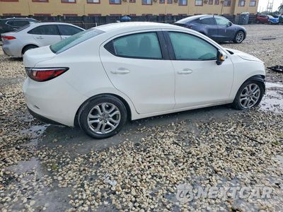 Trzecie zdjęcie samochodu z tyłu: 2016 SCION IA BASE VIN:3MYDLBZV4GY101952 - miniatura