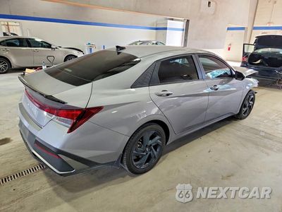 Trzecie zdjęcie samochodu z tyłu: 2026 HYUNDAI ELANTRA SEL SPORT VIN:KMHLM4DG9TU150536 - miniatura