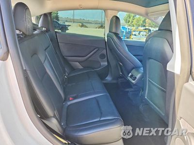 Zdjęcie 10 z 13 samochodu: 2022 TESLA MODEL Y VIN:7SAYGDEE6NF445848 - miniatura