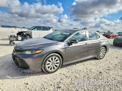 2020 TOYOTA CAMRY LE 4T1C11AK9LU890961 - główne zdjęcie licytacji z USA - miniatura