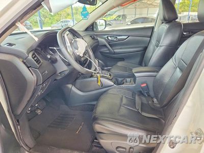 Zdjęcie 7 z 12 samochodu: 2017 NISSAN ROGUE SL VIN:5N1AT2MT2HC781380 - miniatura