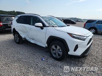 Czwarte zdjęcie samochodu z boku: 2023 TOYOTA RAV4 XLE VIN:2T3W1RFVXPC250321 - miniatura