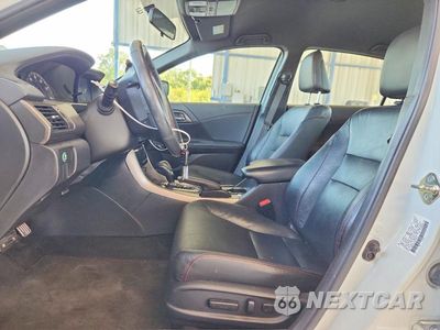 Zdjęcie 7 z 12 samochodu: 2017 HONDA ACCORD SPORT SPECIAL EDITION VIN:1HGCR2F1XHA144418 - miniatura