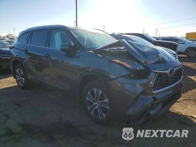 Czwarte zdjęcie samochodu z boku: 2022 TOYOTA HIGHLANDER XLE VIN:5TDHZRBH6NS580875 - miniatura