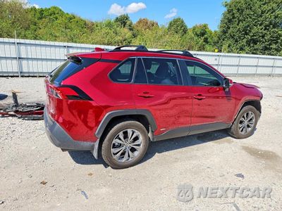Trzecie zdjęcie samochodu z tyłu: 2024 TOYOTA RAV4 XLE PREMIUM VIN:JTMB6RFV3RD116930 - miniatura