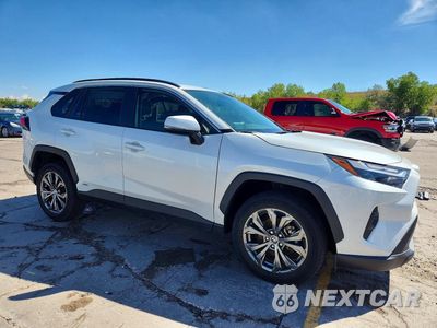 Czwarte zdjęcie samochodu z boku: 2023 TOYOTA RAV4 XLE PREMIUM VIN:JTMB6RFV3PD538905 - miniatura