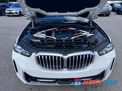 Zdjęcie 8 z 10 samochodu: 2025 BMW X5 XDRIVE50E VIN:5UX43EU06S9X96279 - miniatura