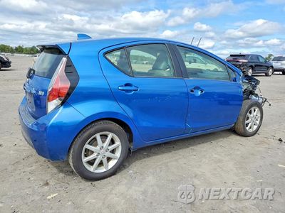 Trzecie zdjęcie samochodu z tyłu: 2015 TOYOTA PRIUS C FOUR VIN:JTDKDTB36F1110060 - miniatura