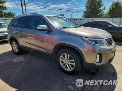 Czwarte zdjęcie samochodu z boku: 2015 KIA SORENTO LX VIN:5XYKTDA61FG638528 - miniatura