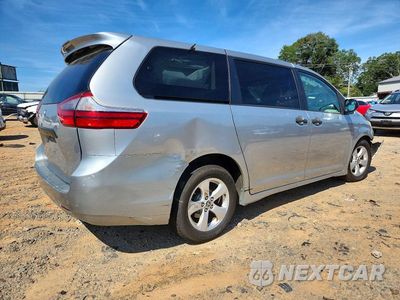 Trzecie zdjęcie samochodu z tyłu: 2020 TOYOTA SIENNA L VIN:5TDZZ3DC3LS082276 - miniatura