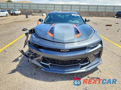 Piąte zdjęcie samochodu w środku: 2017 CHEVROLET CAMARO SS VIN:1G1FH1R72H0109511 - miniatura