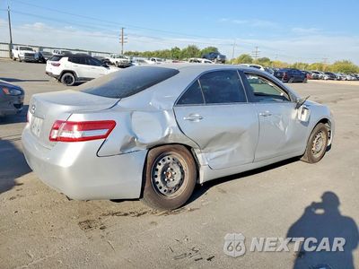 Trzecie zdjęcie samochodu z tyłu: 2010 TOYOTA CAMRY LE VIN:4T1BF3EK3AU061481 - miniatura