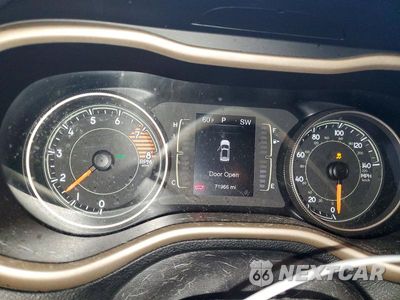 Zdjęcie 9 z 13 samochodu: 2017 JEEP CHEROKEE LATITUDE VIN:1C4PJMCS2HW638825 - miniatura