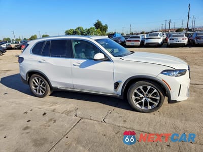Czwarte zdjęcie samochodu z boku: 2026 BMW X5 SDRIVE 40I VIN:5UX13EU01T9066736 - miniatura