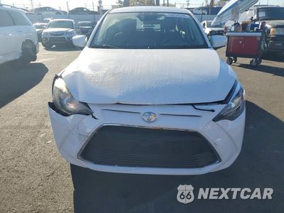 Piąte zdjęcie samochodu w środku: 2017 TOYOTA YARIS IA BASE VIN:3MYDLBYV7HY177765 - miniatura