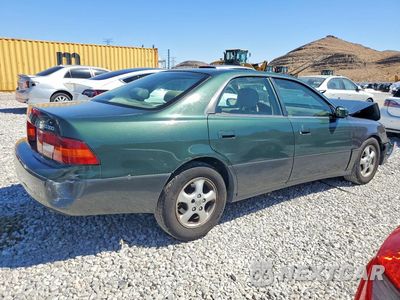 Trzecie zdjęcie samochodu z tyłu: 1999 LEXUS ES 300 VIN:JT8BF28G0X5053717 - miniatura